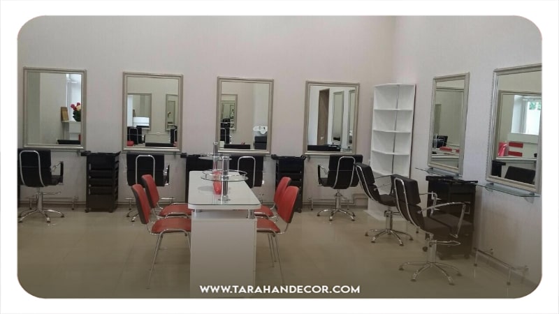 چیدمان-درست-آیینه‌ها-در-دکور-آرایشگاه